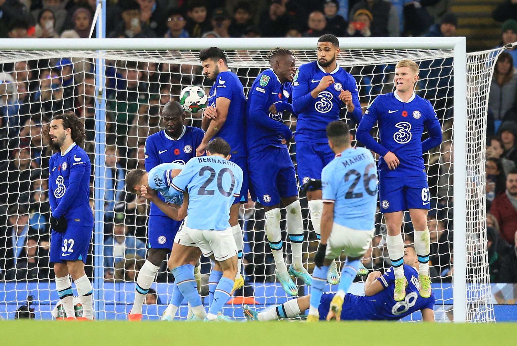 Cú đá phạt tuyệt đẹp của Mahrez vào lưới Chelsea tại Carabao Cup hồi đầu mùa