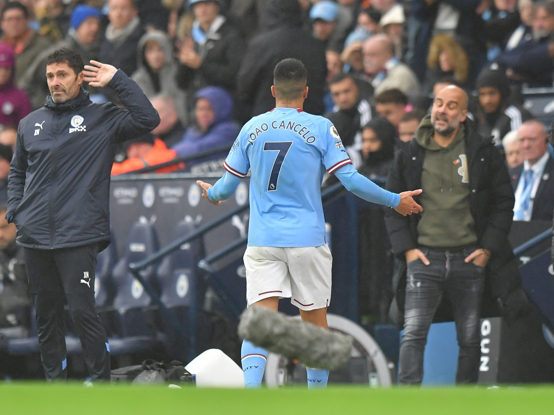 Cancelo là một ví dụ điển hình cho việc không ai là Pep không dám đụng tới trừ Messi