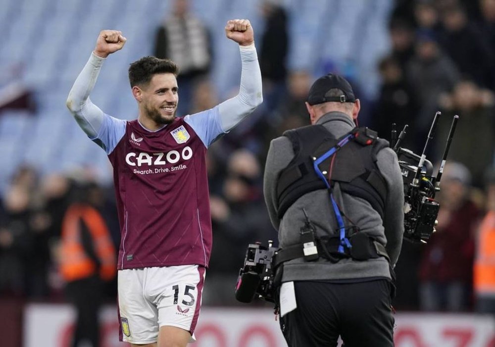 Hậu vệ cánh trái của Aston Villa – Alex Moreno