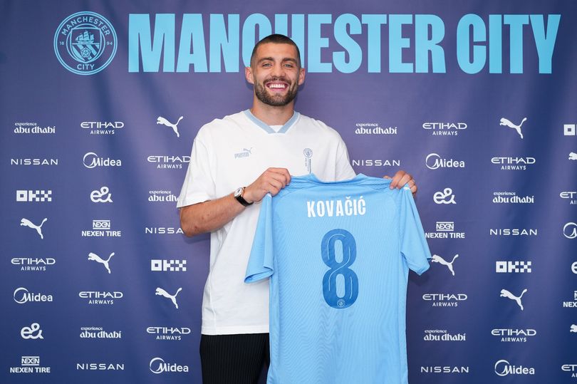 Kovacic cũng sẽ được nhận chiếc áo số 8 quen thuộc mà Gundogan để lại