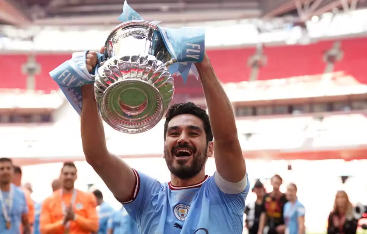 Sẽ là hoàn hảo cho 7 năm cống hiến của Gundogan với cú ăn ba vào cuối mùa