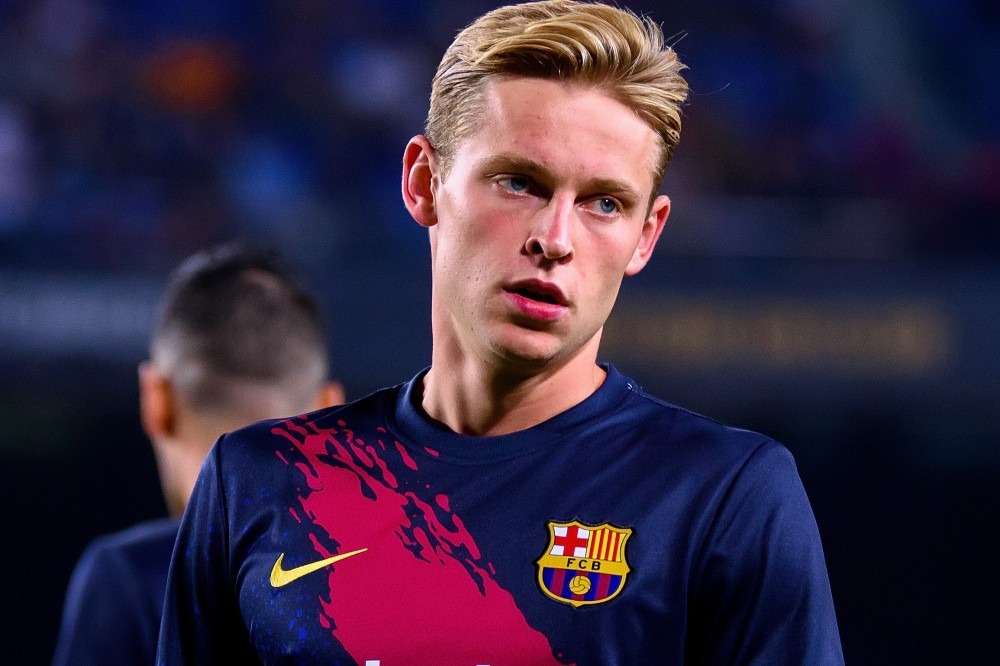 De Jong vẫn đang là cầu thủ quan trọng trong đội hình của Xavi và nhiều khả năng anh sẽ chính thức đảm nhiệm vị trí tiền vệ trụ mà Busquets để lại