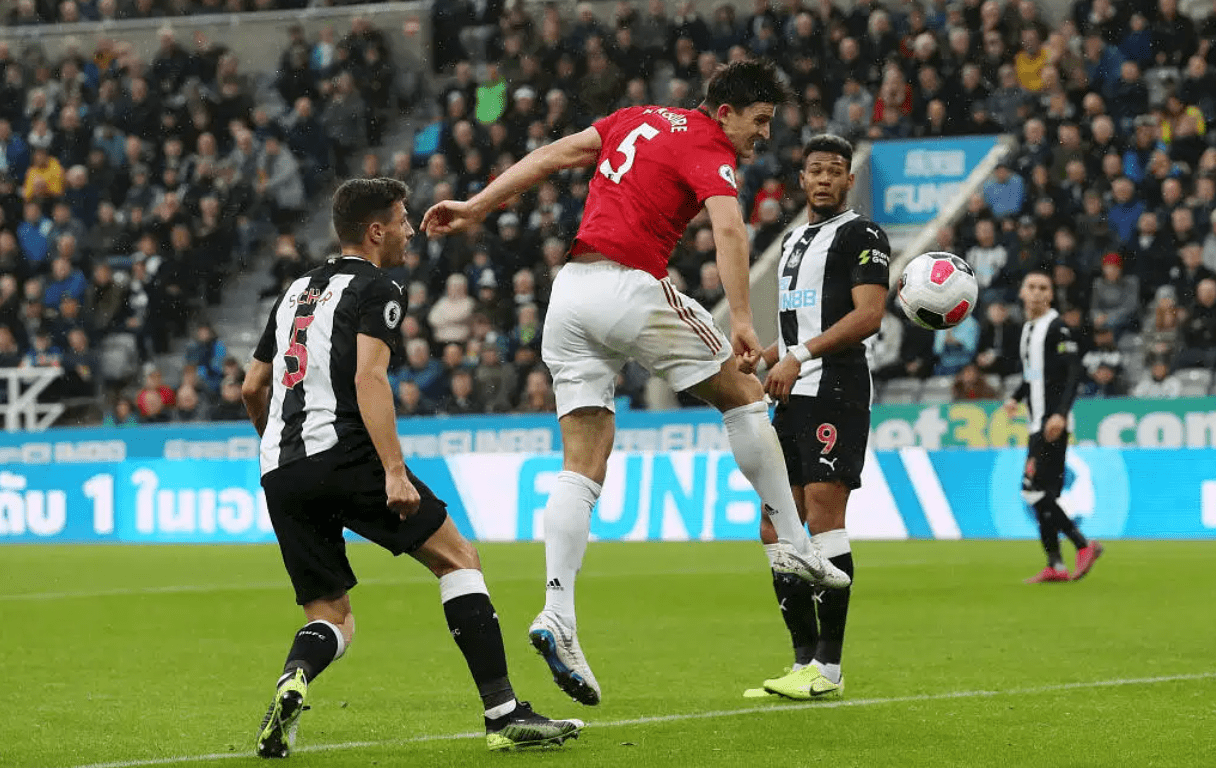 Hiện bên cạnh West ham, Newcastle United cũng là đội quan tâm đến trung vệ này.