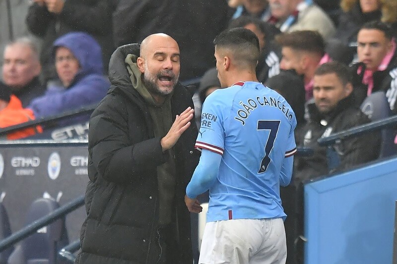 Dù đã có những tin đồn mối quan hệ giữa Pep với Cancelo đã được hàn gắn nhưng chưa chắc anh sẽ được trao nhiều cơ hội nếu ở lại mùa tới