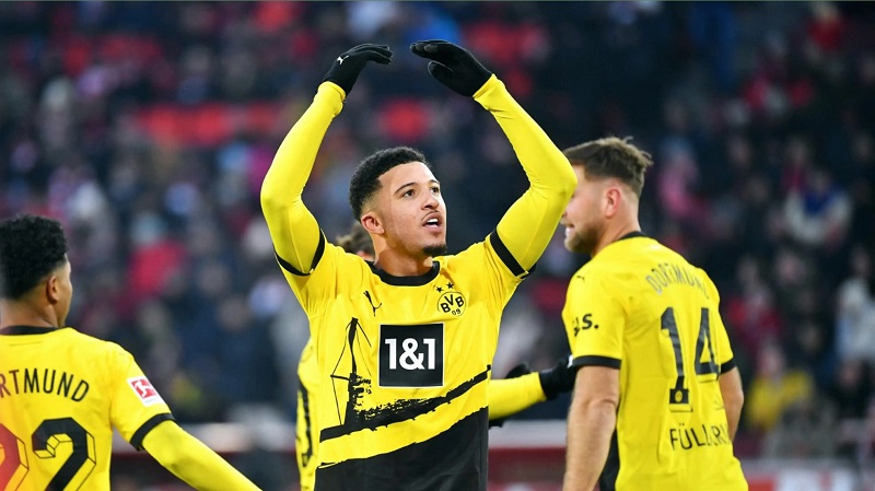 Jadon Sancho cũng đang cho thấy những màn trình diễn tích cực sau khi trở lại Đức