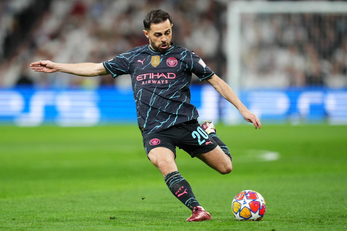 Cú sút phạt thành bàn của Bernardo Silva ở cự ly lên tới gần 30m