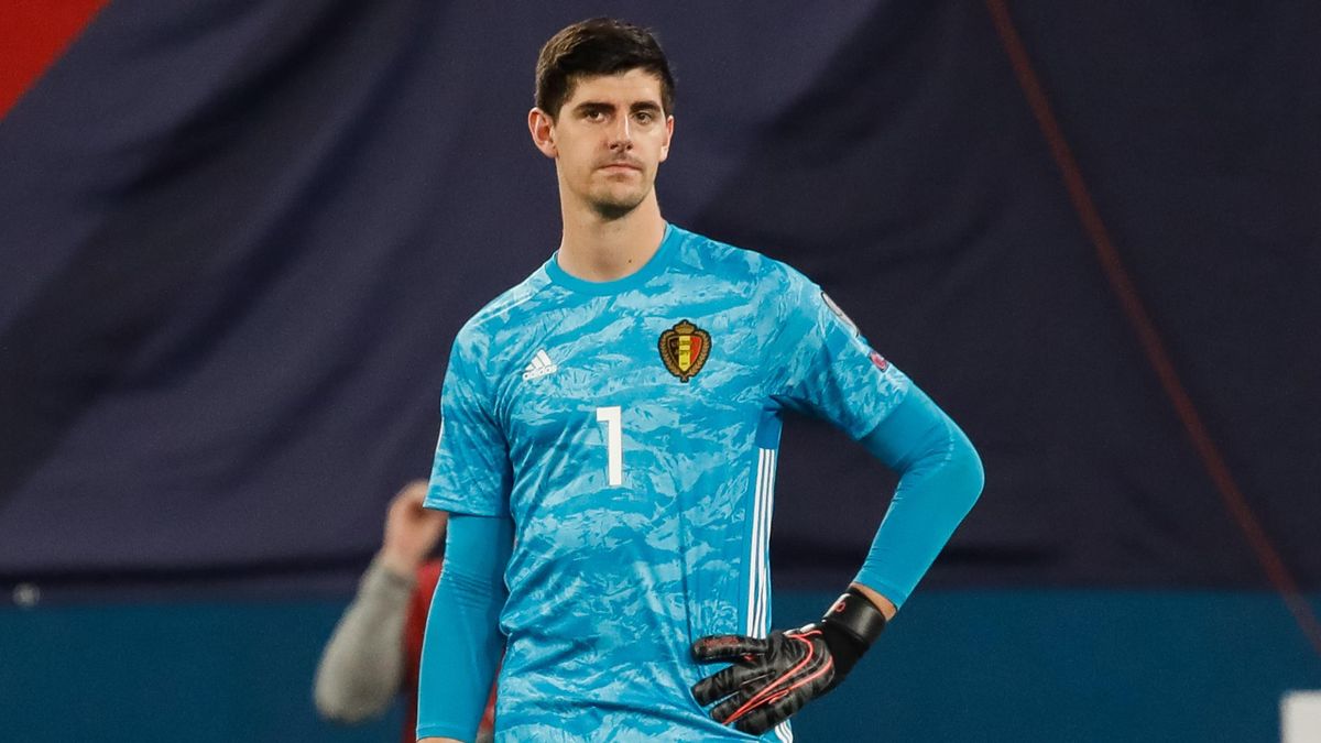 Courtois bị loại khỏi danh sách dự Euro của tuyển Bỉ