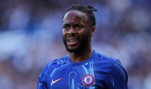 Liệu đã đến lúc Raheem Sterling nên rời Chelsea?