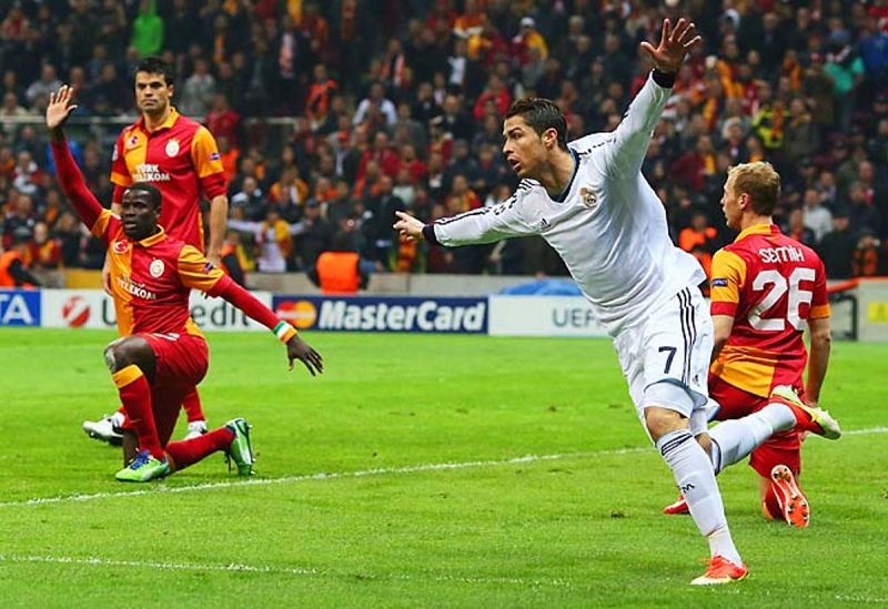 Ronaldo lập hattrick trong chiến thắng 6-1 trước Galatasaray mùa 2013-14